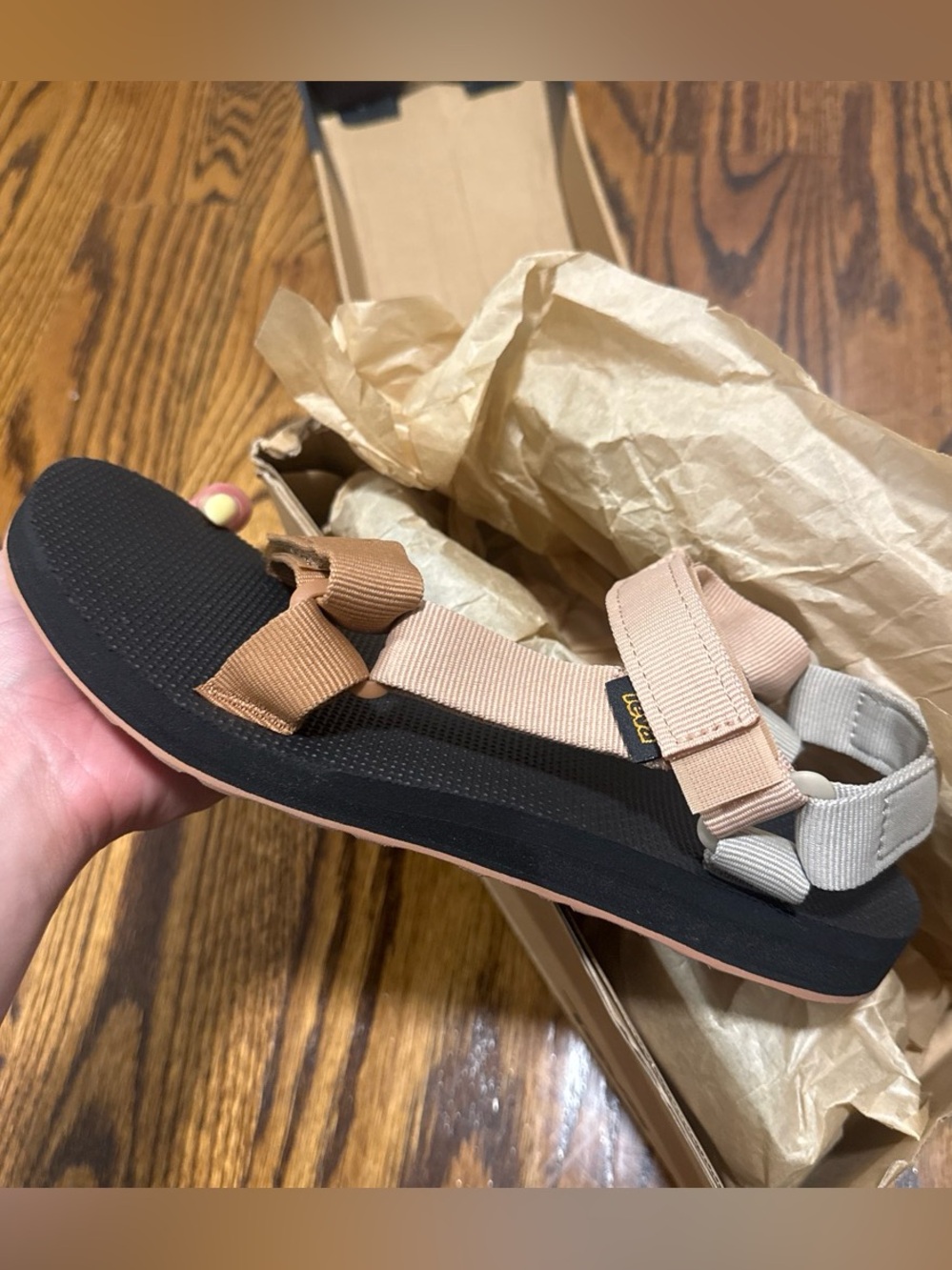 NIB Teva Originals women size 8